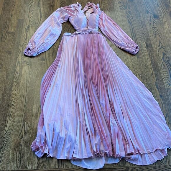 Mac Duggal Pleated Long-Sleeve Cutout A-Line Gown - Picture 6 of 12